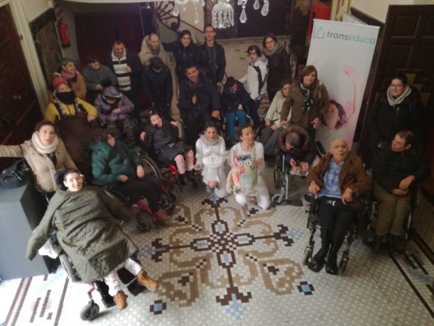 Los chicos de ASPACE Valladolid acuden al Teatro Carrión